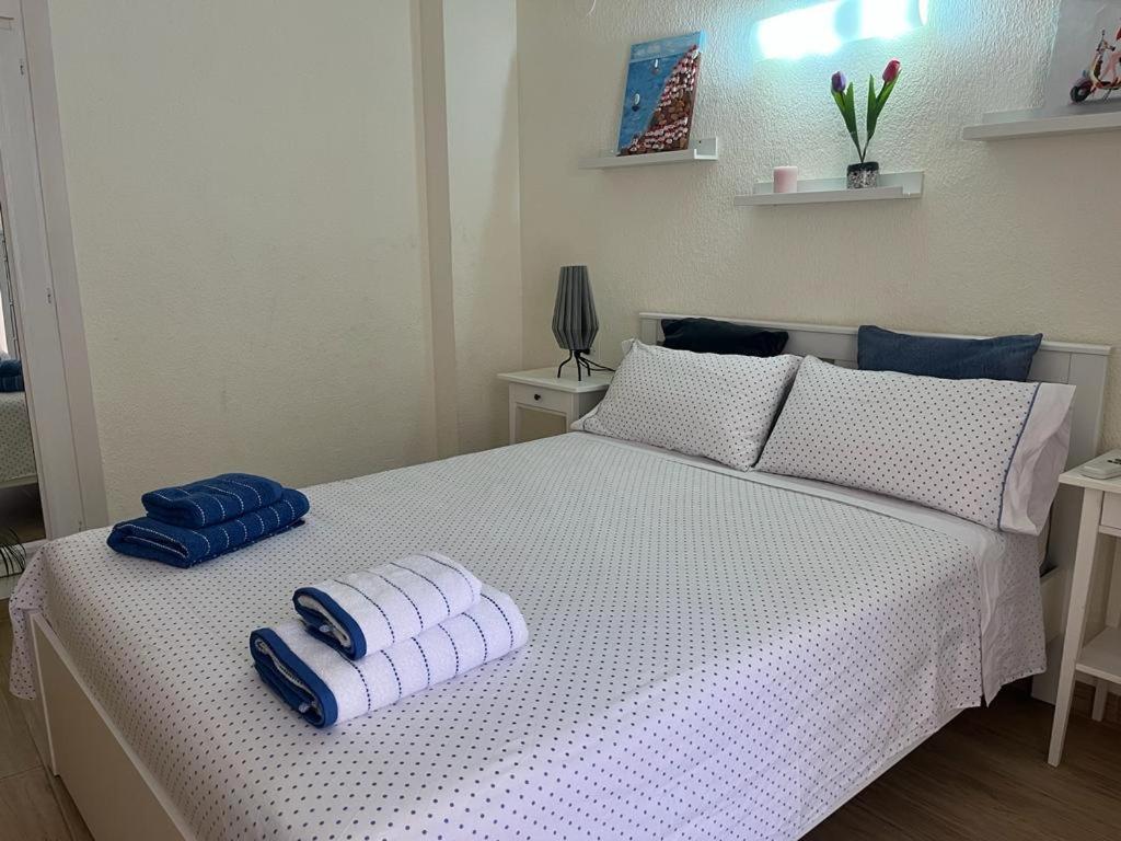 Apartamento 2 Dormitorios En Primera Linea De Playa San Cristobal Almunecar Exterior photo
